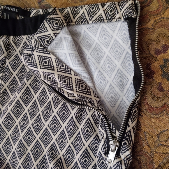 F21 pants. Size M. - Picture 8 of 10